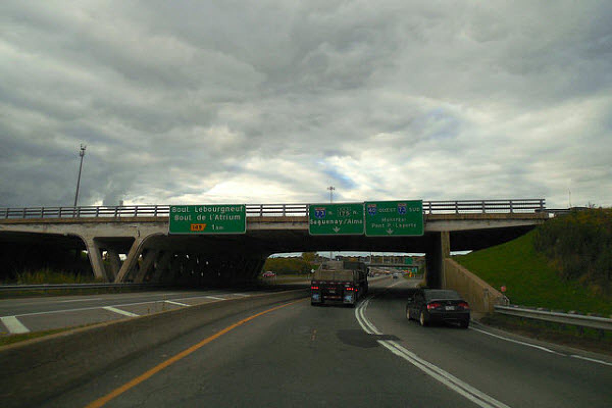 La construction du pont routier de l'autoroute Félix-Leclerc est amorcée