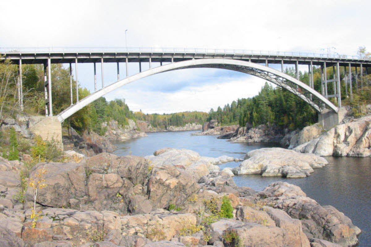 Travaux de réfection sur le pont d'Aluminium à Saguenay