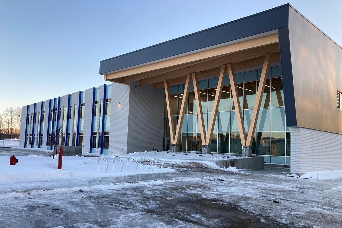 La nouvelle école primaire anglophone de Drummondville a ouvert ses portes en mars 2022. Crédit : Commission scolaire Eastern Townships