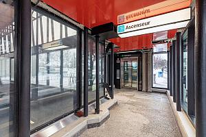 Mise en service de deux ascenseurs à la station de métro Jolicoeur. Crédit : Julien Perron-Gagné