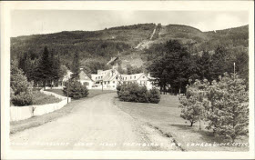  Le village du Mont-Tremblant à ses débuts.