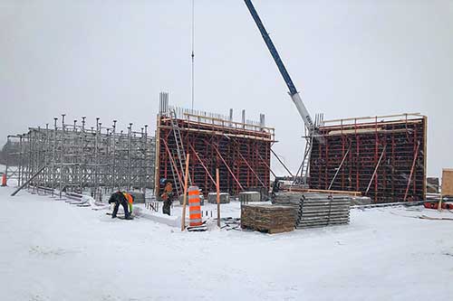 Aperçu du chantier de la concession de Volkswagen Saint-Nicolas à ses débuts, l’hiver dernier. - Photo de Olivier Fleury