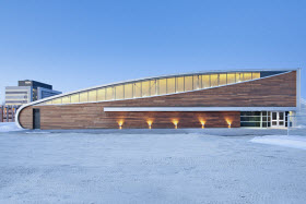 Aréna et pavillon de services de l'Université du Québec à Chicoutimi (UQAC). Crédit Stephane Groleau