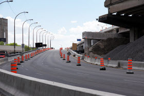 Chantier sur une autoroute à Montréal - Photo de René-Claude Sénécal