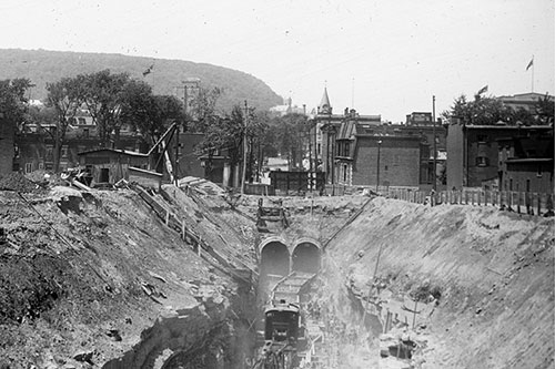 Construction du tunnel Mont-Royal en juin 1912 - Crédit : Archives Ville de Montréal