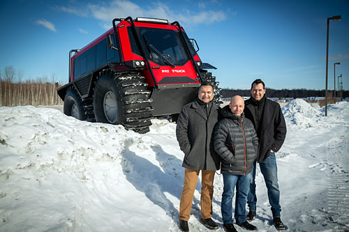 Amine Khimjee, Benoit Marleau et Maxim O’Shaughessy, cofondateurs de l'entreprise Zeal Motor.  Photo de Julie Catudal