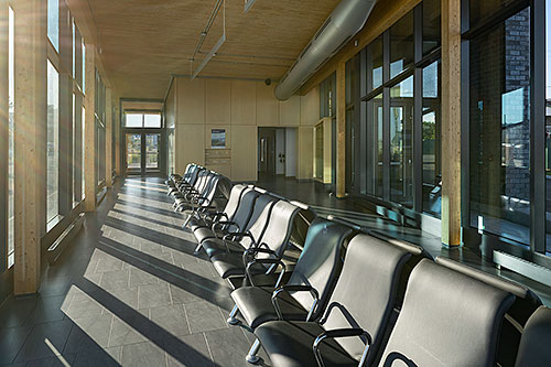 Le bois est à l’honneur dans la gare fluviale de Saint-Ignace-de-Loyola. Crédit : Stéphane Groleau