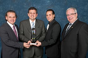 De gauche à droite, M. Tony Magri, M. Joseph Magri, M. Ignazio Magri et M. Yvon Dufresne.