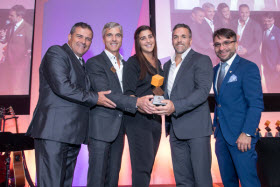 MM. Claude Brault, président de l'ACQ Laval / Laurentides, Sylvain Allaire, président, Mme Marie-Claude Allaire, contrôleur-adjointe et associée, M. Olivier Mongrain, directeur des opérations et associé d'ORAM Plomberie du bâtiment ainsi que M. Francis Roy, président de l'ACQ - Photo de Graphe Studio