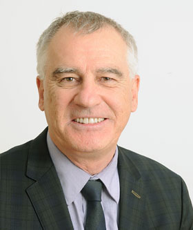 Marc-Urbain Proulx, professeur au département de Sciences économiques et administratives de l’UQAC. Crédit : gracieuseté