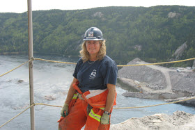 Marianne Langlois exerce le métier de boutefeu, une profession qui compte seulement sept femmes au Québec.