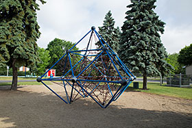 Module de jeu au parc Montcalm - Photo de la Ville de Candiac