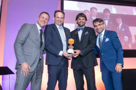 MM. Thomas Smeesters, président de l'ACQ Métropolitaine, Luc Simard, président et David Simard, vice-président de Construction Simdev inc. ainsi que M. Francis Roy, président de l'ACQ - Photo de Graphe Studio