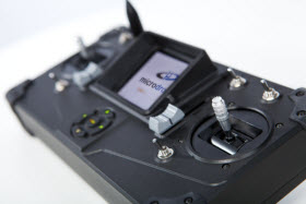 Télécommande du modèle md4 3000 - Photo de Microdrones