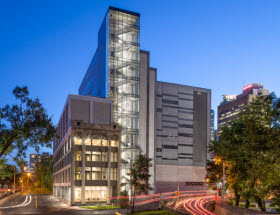 Autre façade du Centre de données de Montréal - Photo du Fonds immobilier de solidarité FTQ