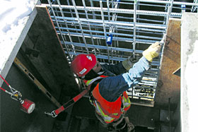 Chacun des travailleurs sur le chantier devait connaître, comprendre et appliquer les instructions en matière de santé et de sécurité du travail. - Photo de Pomerleau