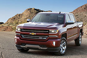 Le Chevrolet Silverado est livrable avec une boîte auto à huit rapports. - Photo de GM