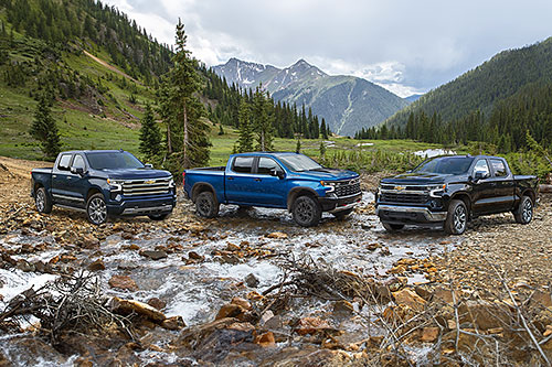 Les Chevrolet Silverado sont disponibles dans diverses finitions avec des calandres différentes. Crédit : Chevrolet