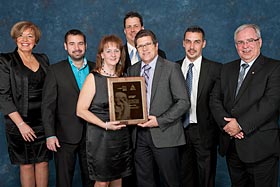 De gauche à droite, Mme France Beaucage, M. Daniel Forget, M. Stéphane Beauvais, M. Patrick Gaudreault, Mme Andrée Blais, M. Marc Dicaire et M. Yvon Dufresne.