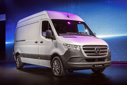 Mercedes-Benz Sprinter: Mercedez-Benz a complètement redessiné le Sprinter. Photo de Daimler