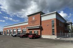 Une nouvelle caserne de pompiers inaugurée à Saint-Jean-de-Matha. Crédit : HB Architectes