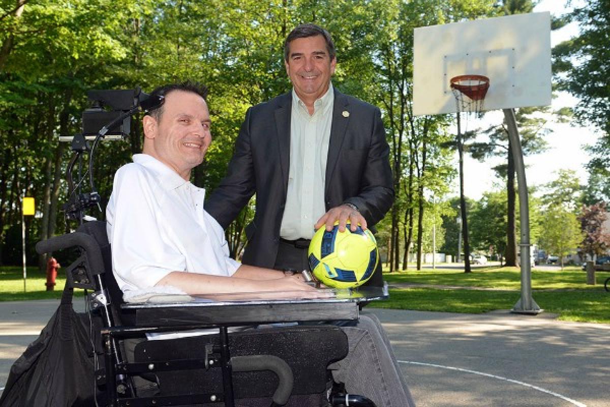Le maire de Blainville, Richard Perreault, et le conseiller du district d’Alenço