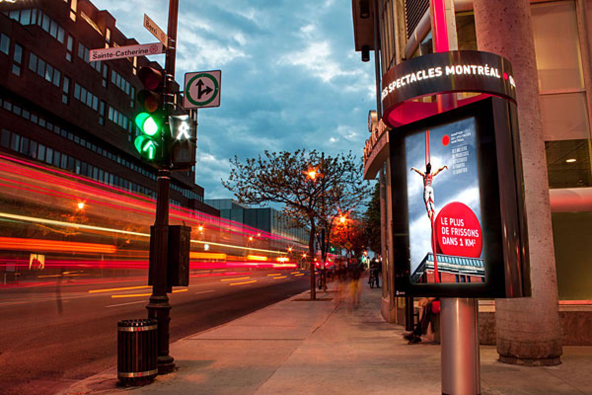 Nouveau mobilier urbain déployé au Quartier des spectacles