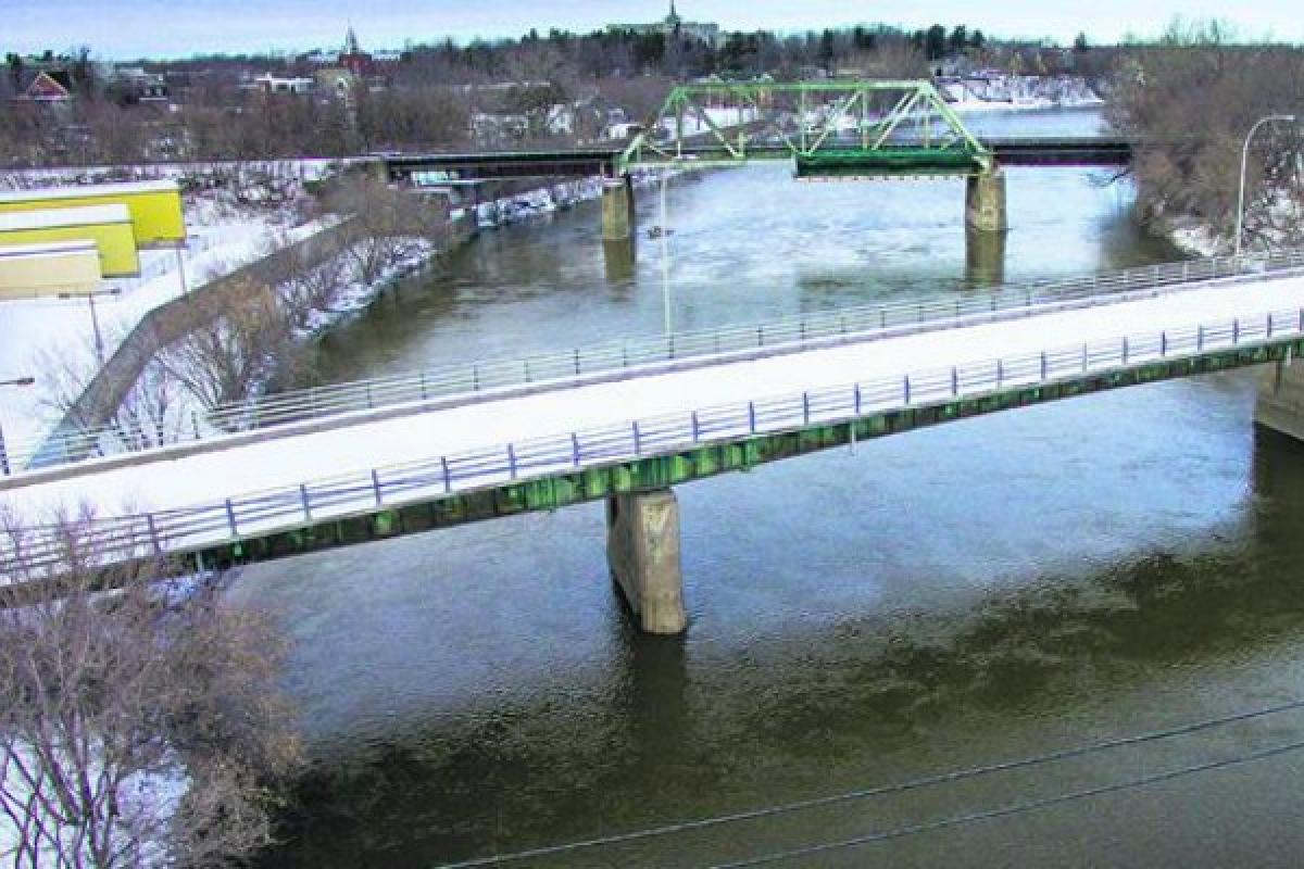 Le chantier de reconstruction du pont Bouchard sur la route 116, au-dessus de la
