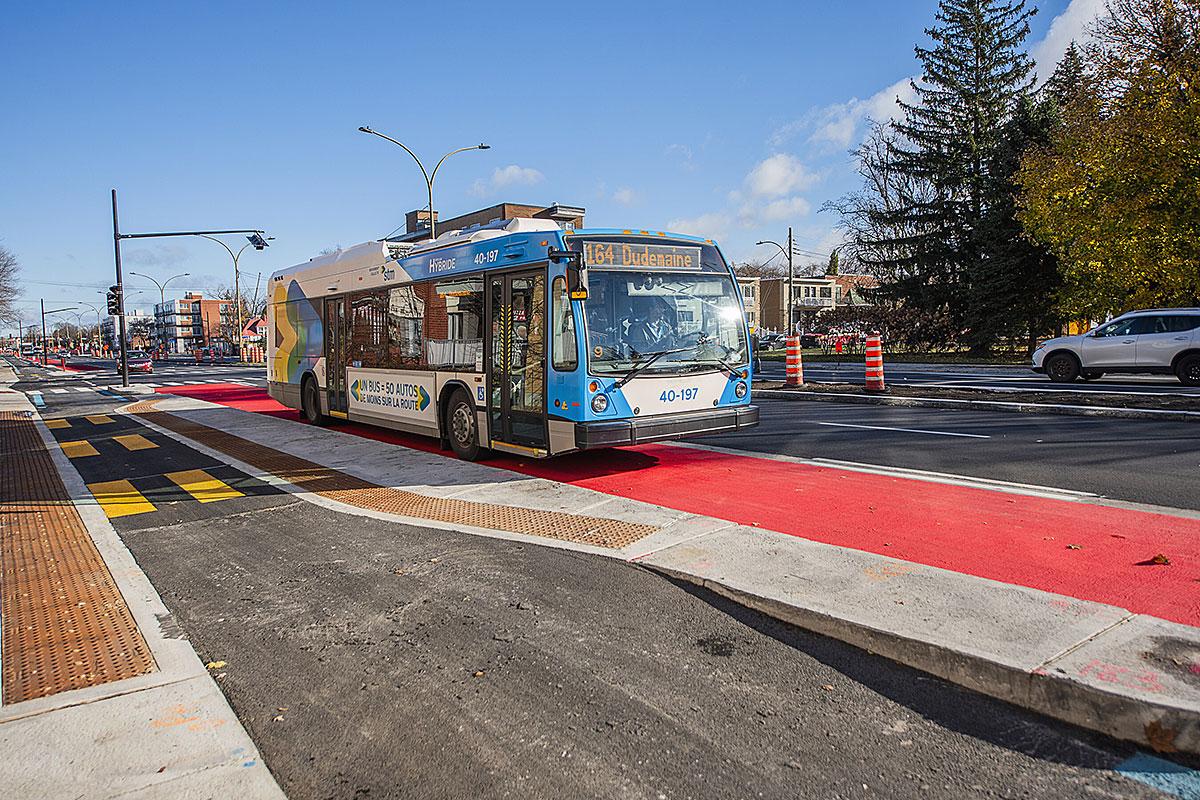 Mise en service du premier segment du corridor de mobilité durable Henri-Bourassa. Crédit : Ville de Montréal