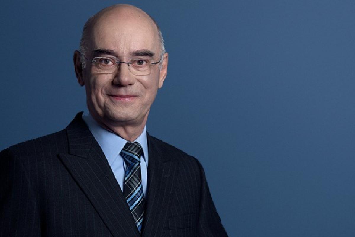 Le ministre des Transports, de la Mobilité durable et de l'Électrification des t