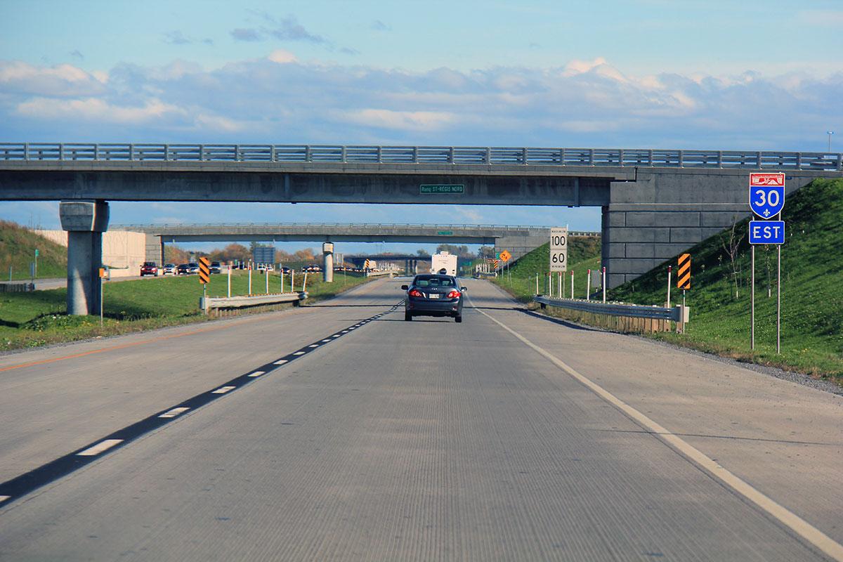 Bonification de l’autoroute 30 entre Brossard et Boucherville : début des travaux en 2022. Crédit : Eltiempo10, Creative Commons (CC BY-SA 3.0)