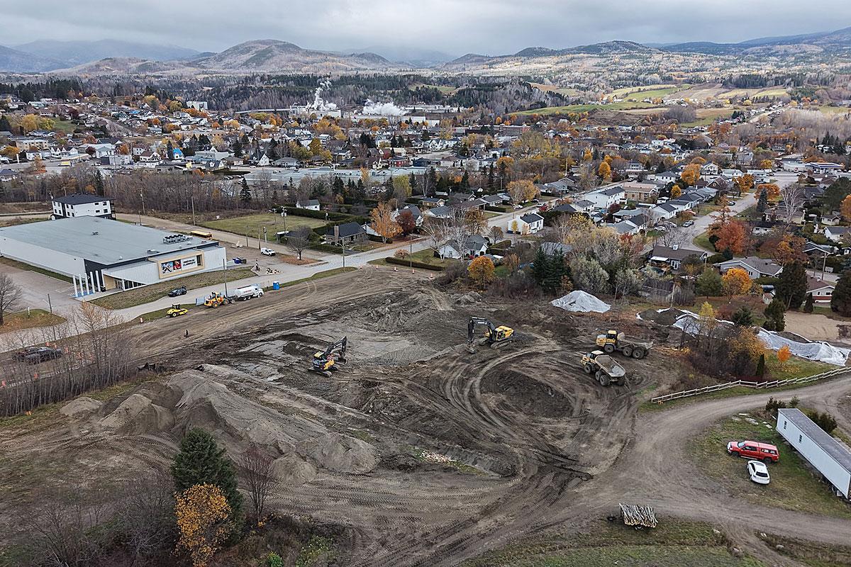 Début des travaux pour la nouvelle école primaire à Clermont. Crédit : Centre de services scolaire de Charlevoix