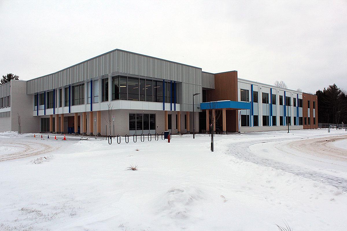 Inauguration de l’école des Lucioles. Crédit : Centre de services scolaire du Val-des-Cerfs