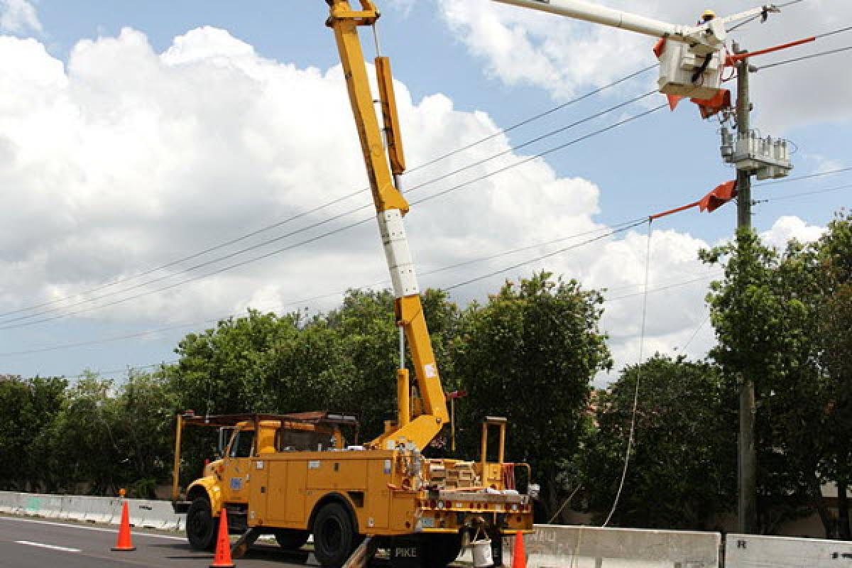 La CSST rappelle les mesures de sécurité lors de travaux à proximité de lignes é