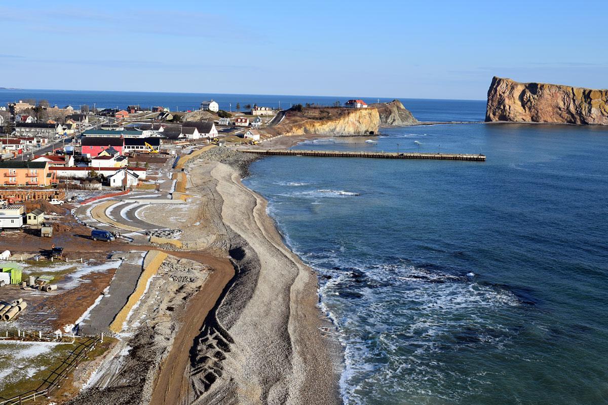 Travaux de protection et de réhabilitation de l’anse du sud, à Percé. Photo : Tetra Tech