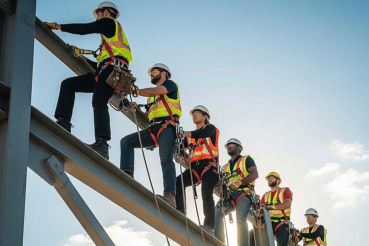 Gravir les échelons en construction : mode d’emploi
