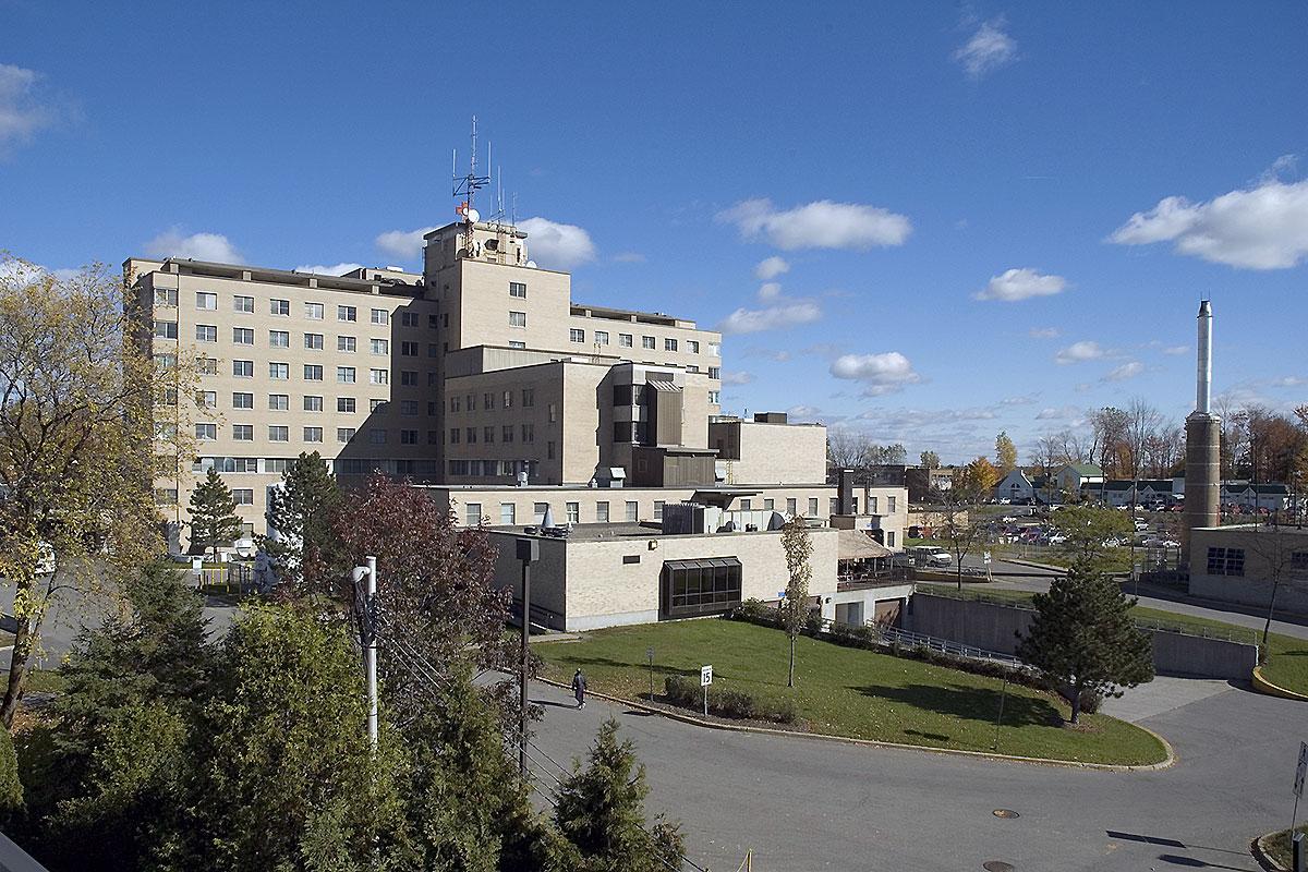 Lancement d’appels d'offres pour moderniser l'Hôpital de Saint-Jérôme. Crédit : Yvan leduc, Creative Commons (CC BY-SA 3.0)