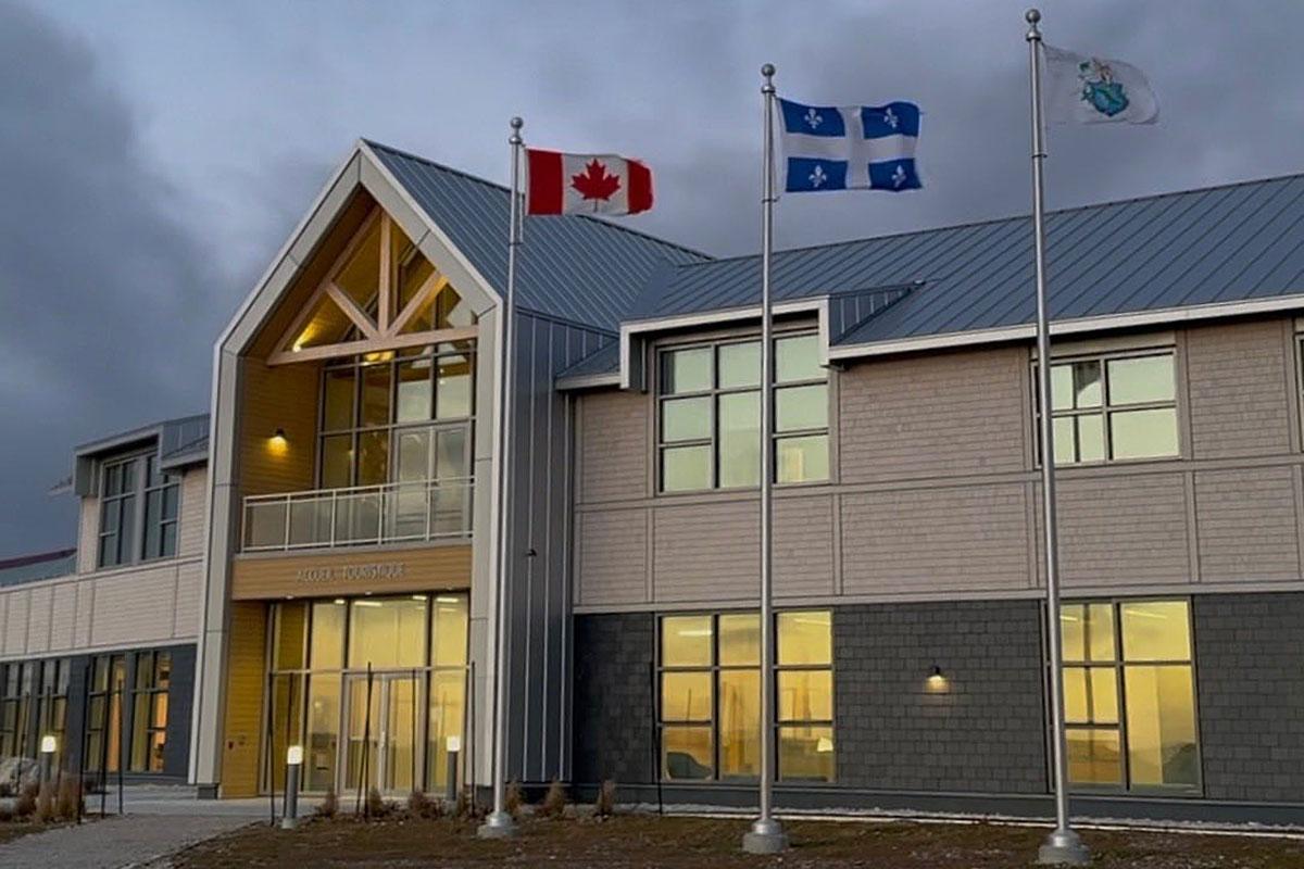 L’Île-d’Anticosti inaugure deux nouvelles infrastructures majeures. Crédit : Cabinet de la ministre des Affaires municipales
