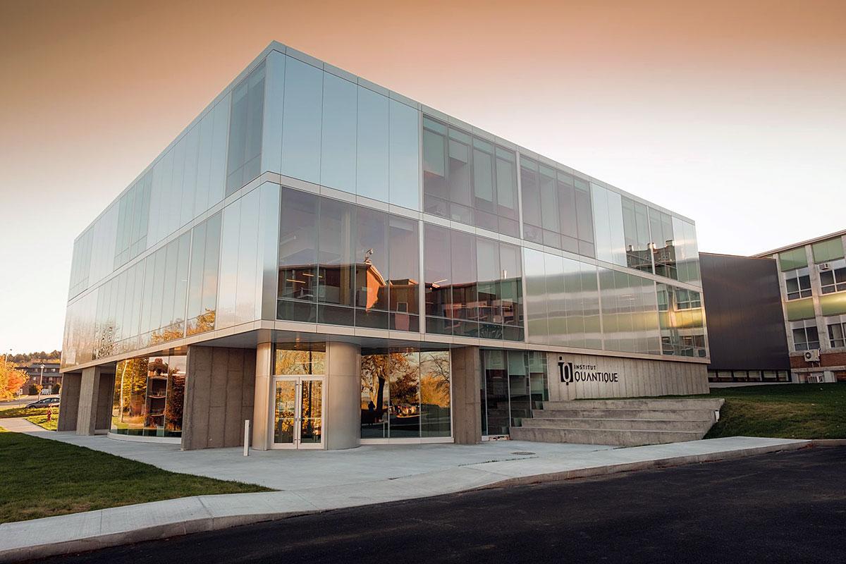 Inauguration du pavillon de l’Institut quantique de l’Université de Sherbrooke. Crédit : Université de Sherbrooke