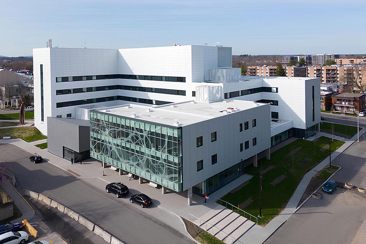 Hôpital de Saint-Jérôme : inauguration d’un pavillon de soins et services en santé mentale. Crédit : 32 degrés