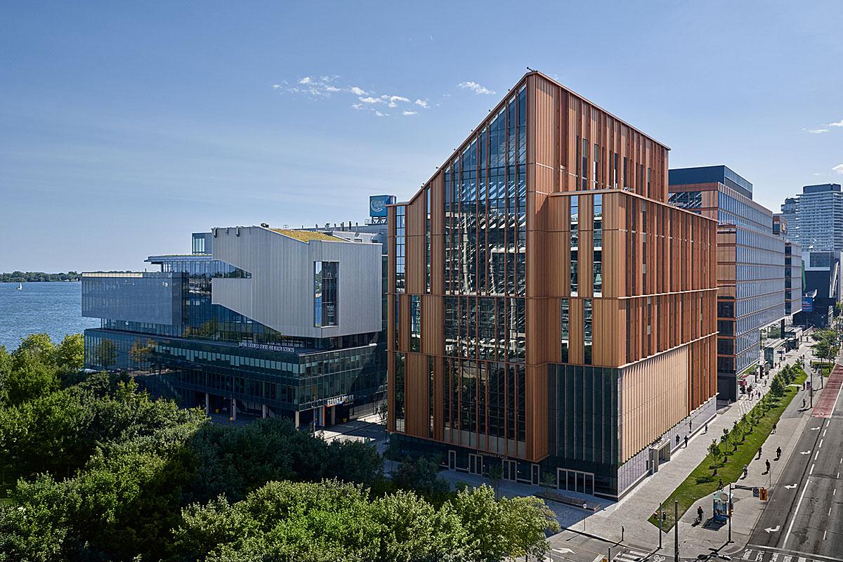 Toronto accueille un campus-laboratoire en bois massif. Crédit : doublespace photography