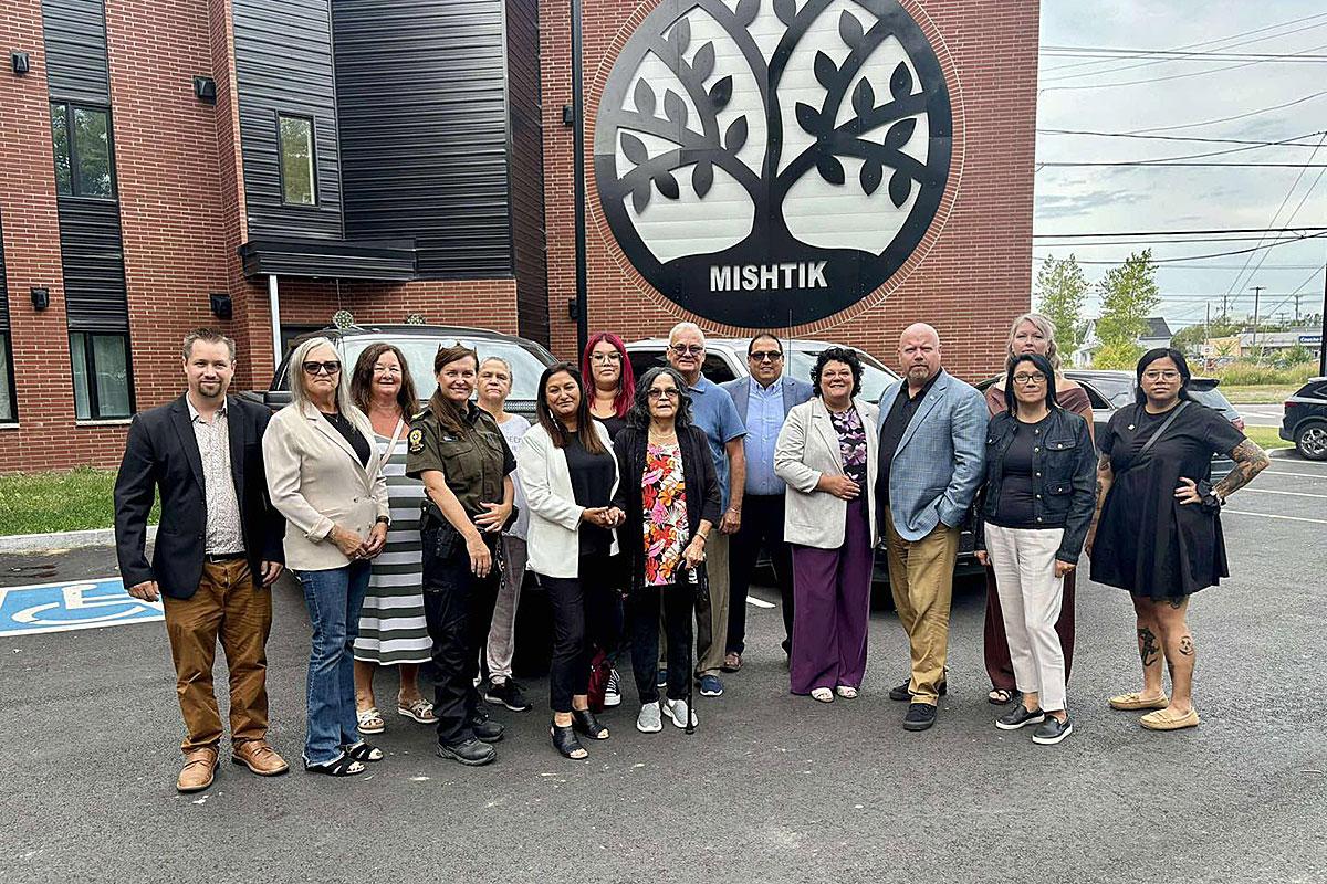 Inauguration de 24 logements pour familles autochtones à Roberval. Crédit : SHQ