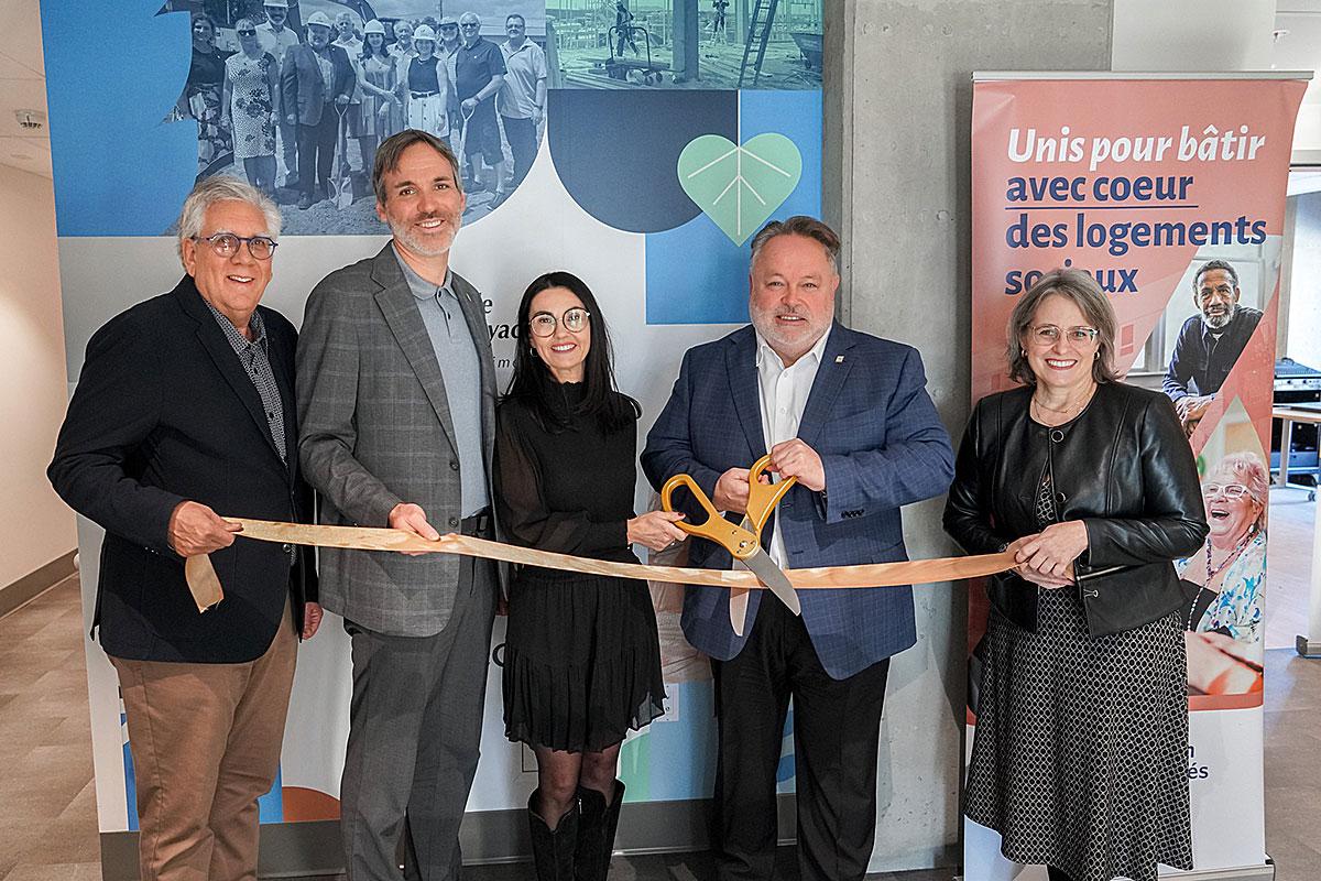 Un immeuble de 100 logements abordables pour aînés inauguré à Saint-Hyacinthe. Crédit : SHQ