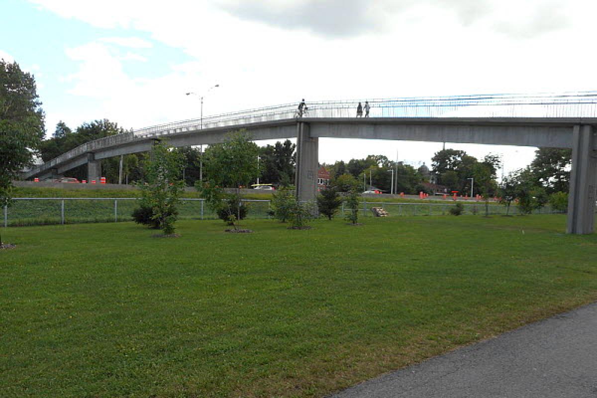 Effondrement de la passerelle de Normandie : la Ville entend la reconstruire