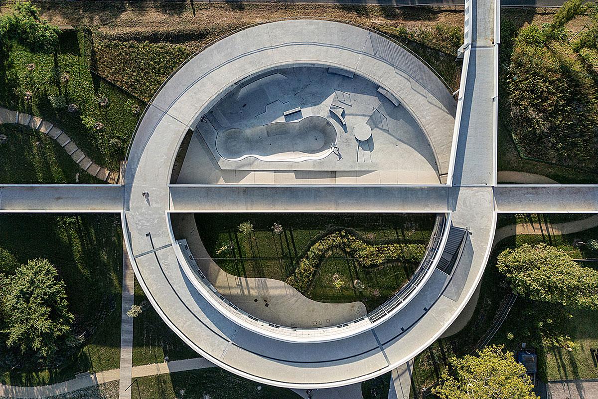 Une promenade-belvédère pour rétablir la continuité urbaine. Crédit : Stephane Aboudaram