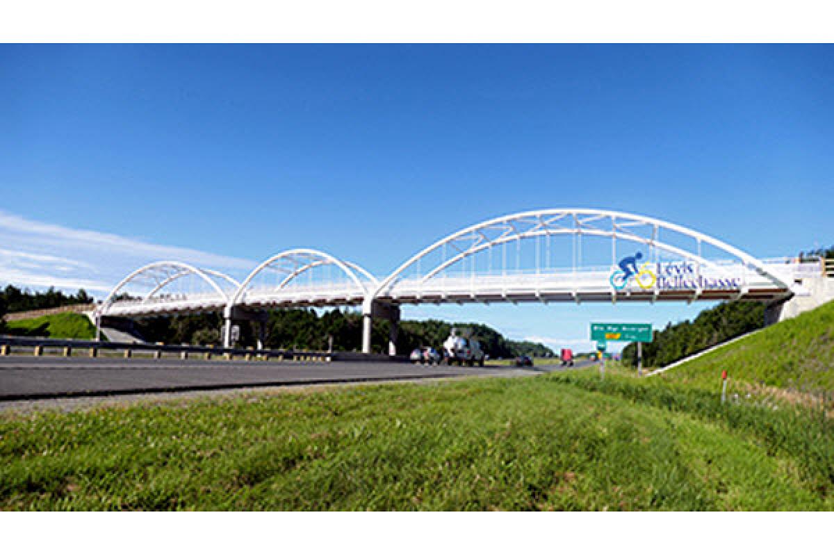Lévis : inauguration de la passerelle Harlaka