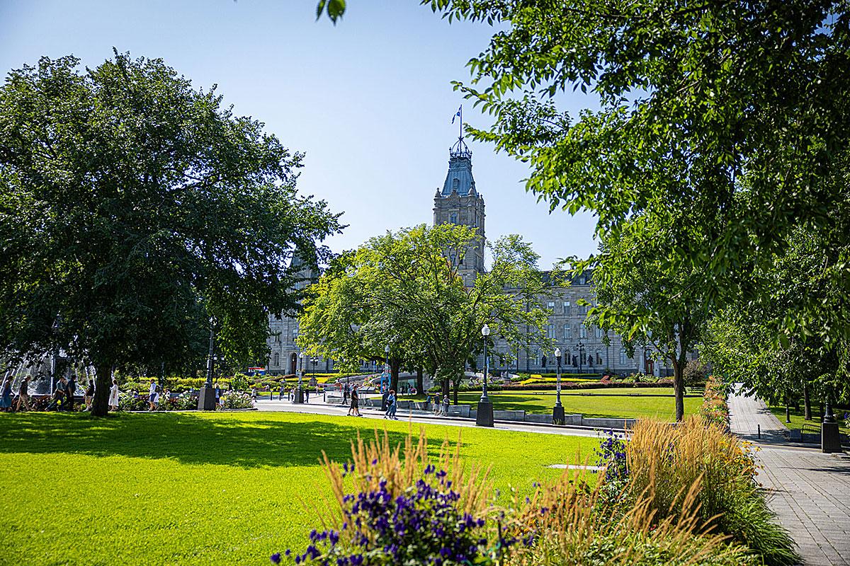 La place de l'Assemblée-Nationale sera modernisée. Crédit : Commission de la capitale nationale du Québec