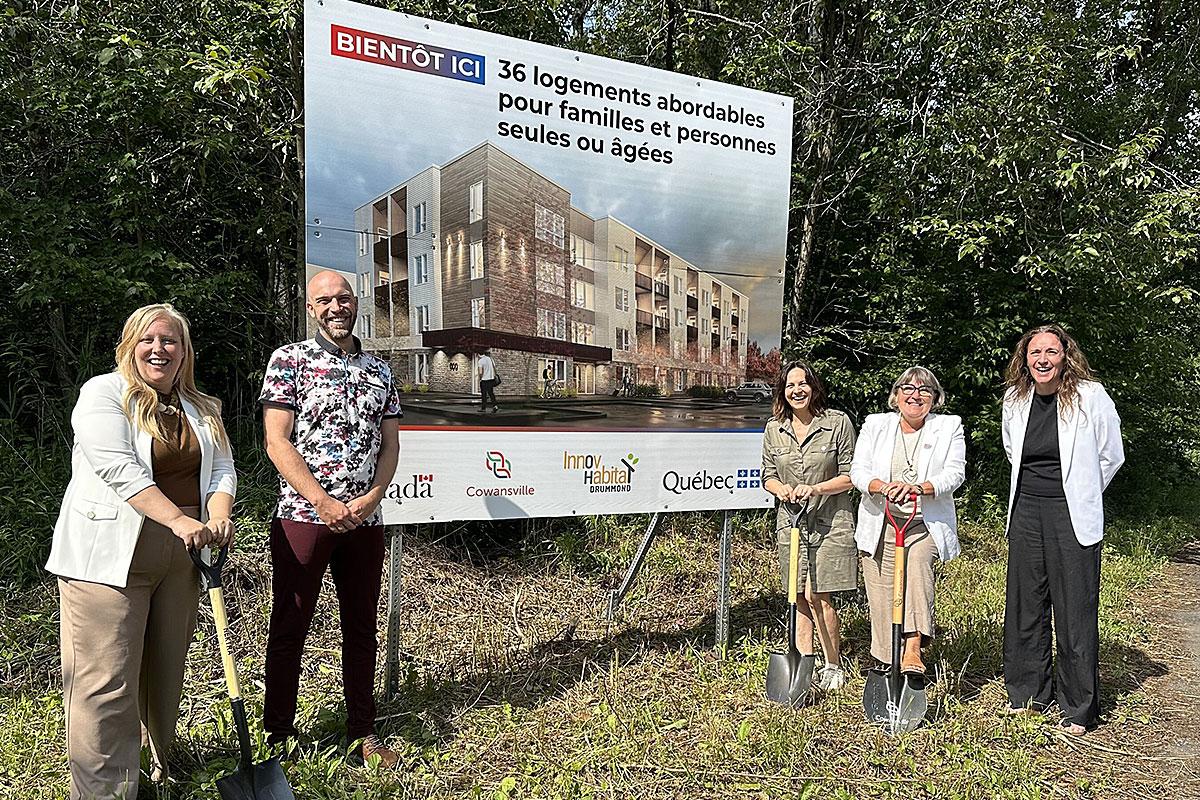 Un projet de 36 logements abordables verra le jour à Cowansville. Crédit : Cabinet de la ministre responsable de l'Habitation