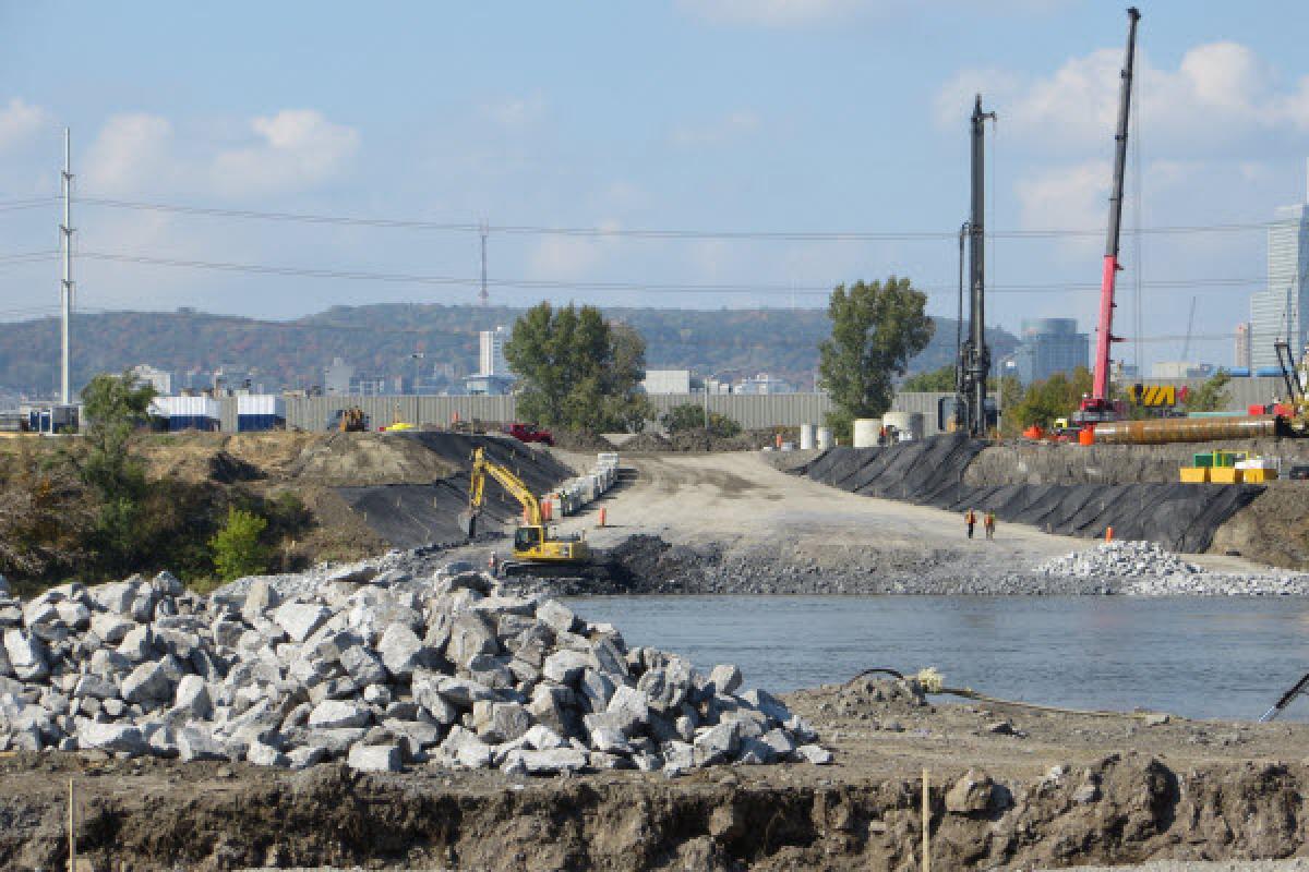 Nouveau pont Champlain :Le pont-jetée prend forme