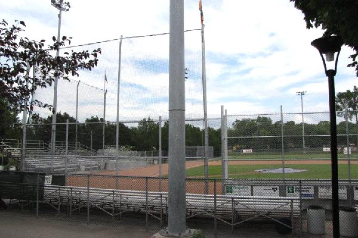 Montréal investit 11 M$ pour rénover ses terrains de baseball
